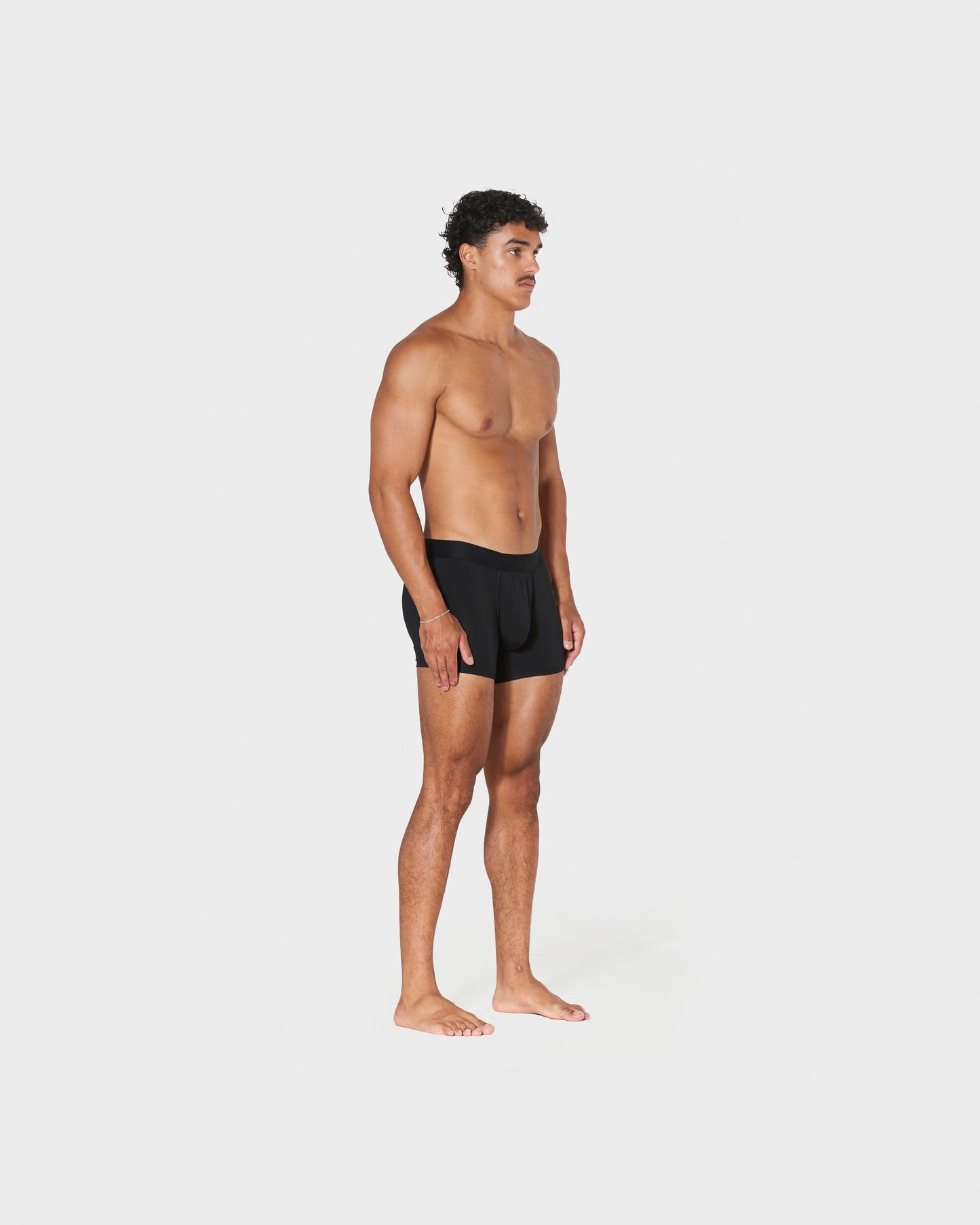 BLACK (BASIC) (BIG POUCH)