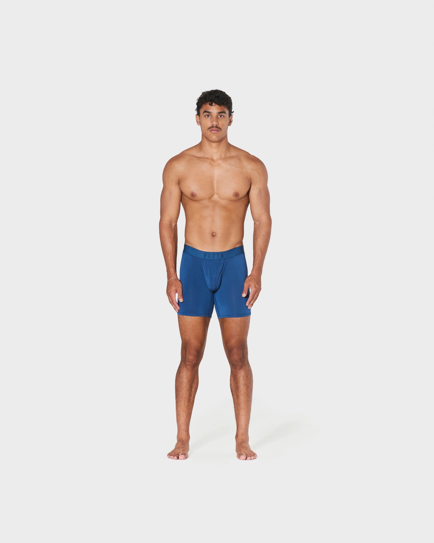 CLASSIC BLUE (LANG)