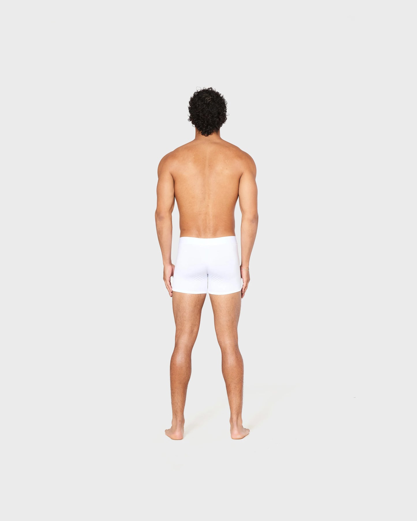 CLASSIC WHITE (BASIC)